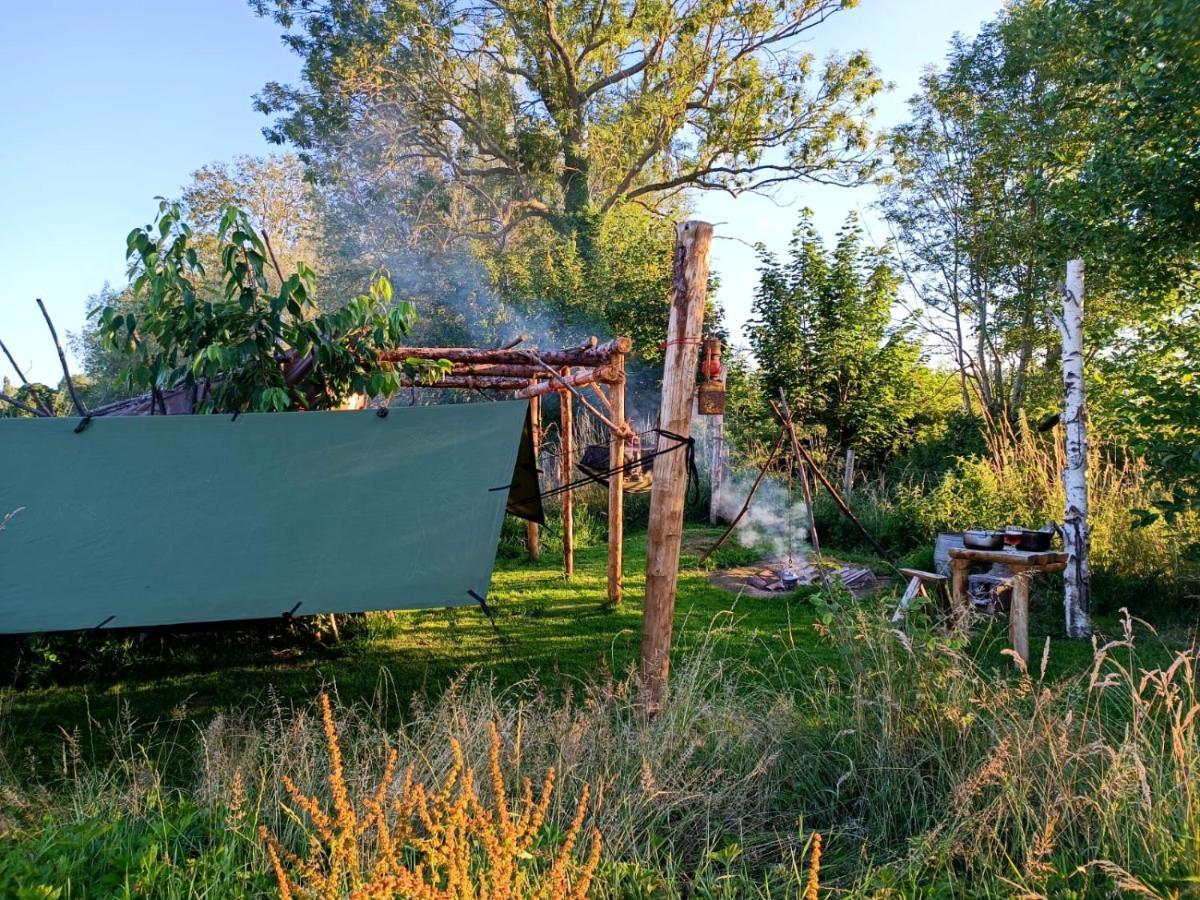 Au Pied Du Trieu, The Shelter Hotell Labroye Exteriör bild