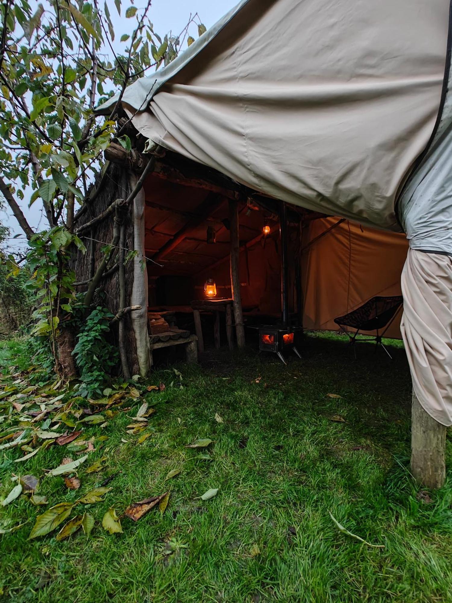Au Pied Du Trieu, The Shelter Hotell Labroye Exteriör bild